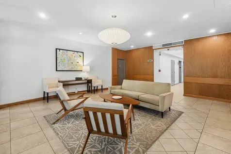 1516 Hinman Avenue Evanston IL 60201