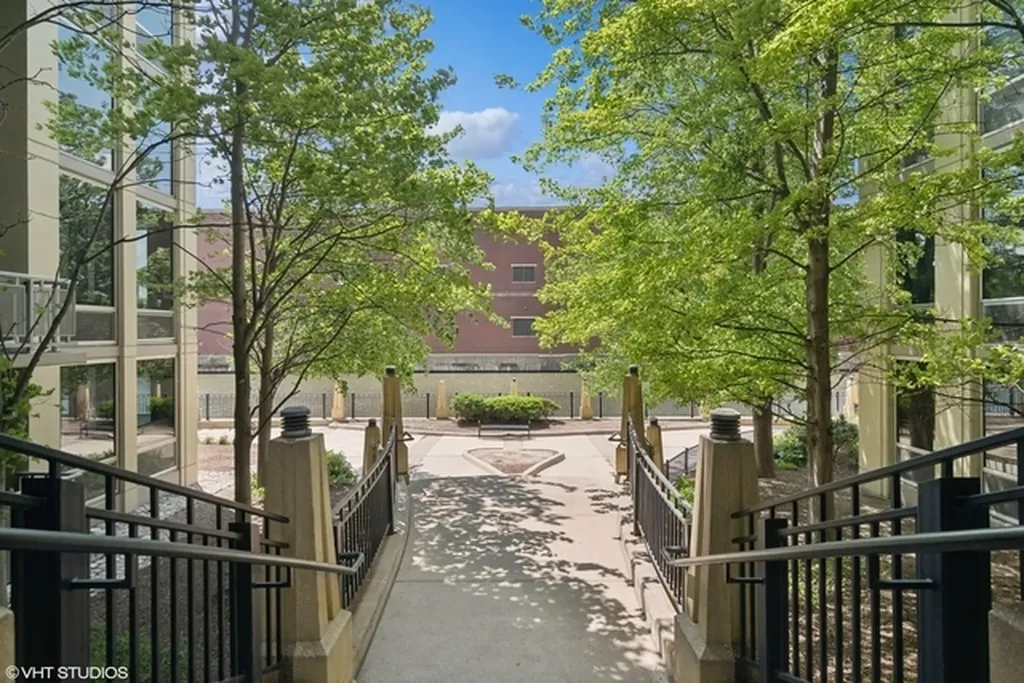 720 North Larrabee Street Chicago IL 60610