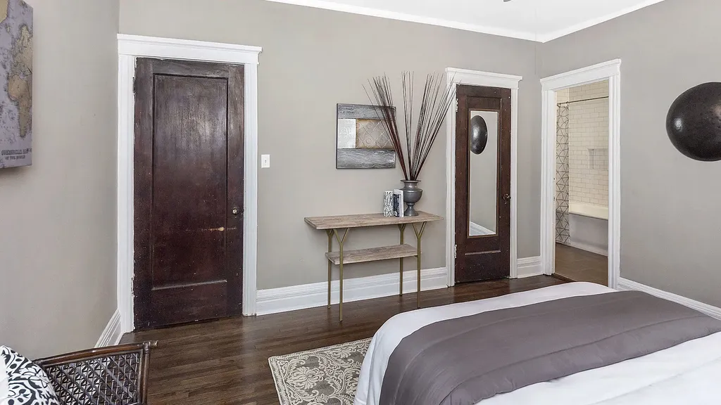 1367 East 52nd Street Chicago IL 60615