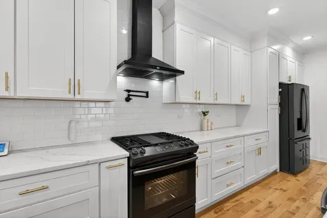 2514 Harvey Avenue Berwyn IL 60402