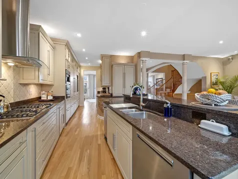 2048 Valor Court Glenview IL 60026