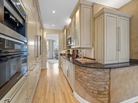 2048 Valor Court Glenview IL 60026