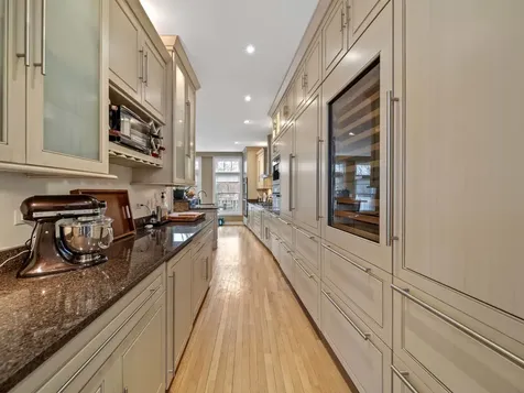 2048 Valor Court Glenview IL 60026