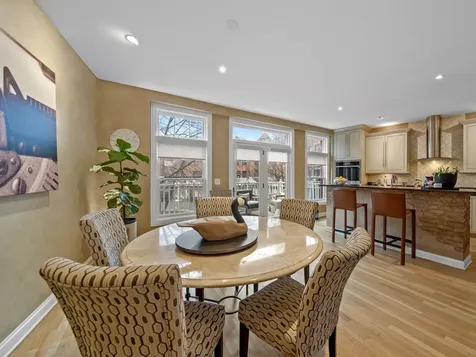 2048 Valor Court Glenview IL 60026