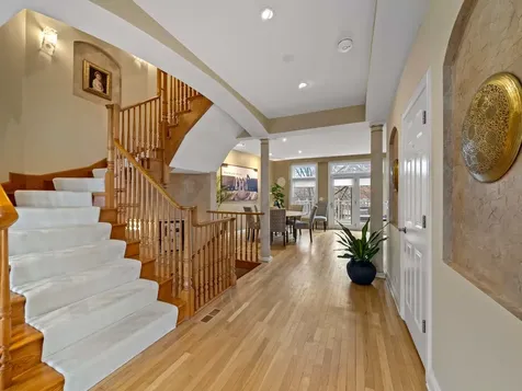 2048 Valor Court Glenview IL 60026