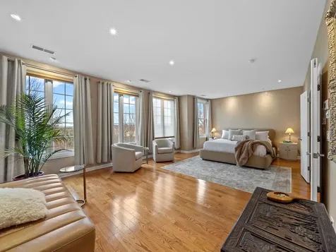 2048 Valor Court Glenview IL 60026