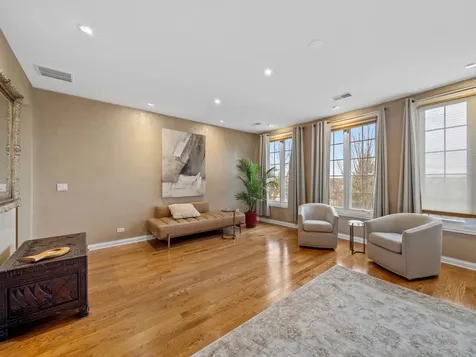 2048 Valor Court Glenview IL 60026