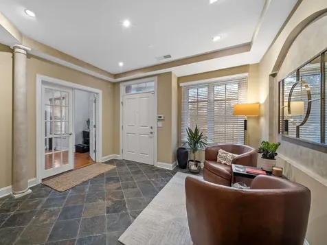 2048 Valor Court Glenview IL 60026