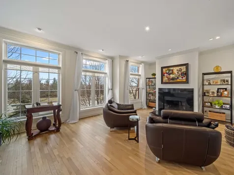 2048 Valor Court Glenview IL 60026