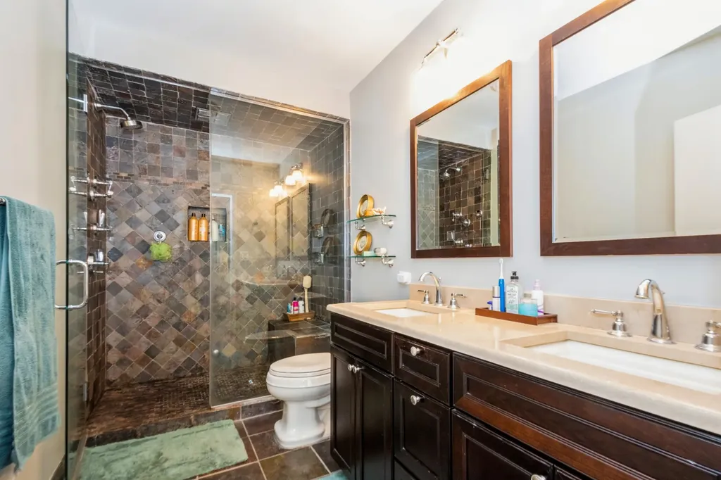 1635 West Belmont Avenue Chicago IL 60657