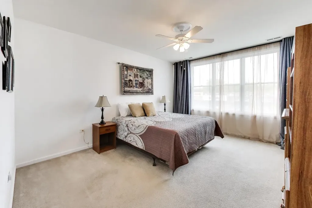 2472 West Foster Avenue Chicago IL 60625