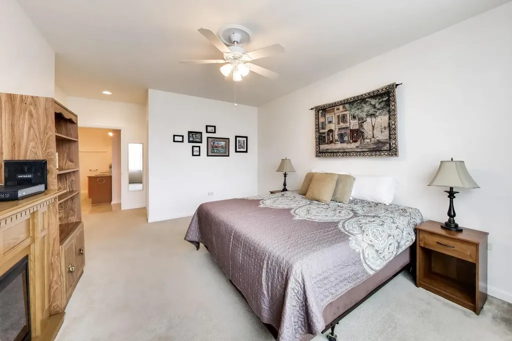 2472 West Foster Avenue Chicago IL 60625