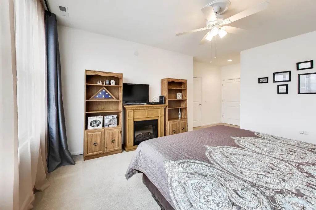 2472 West Foster Avenue Chicago IL 60625