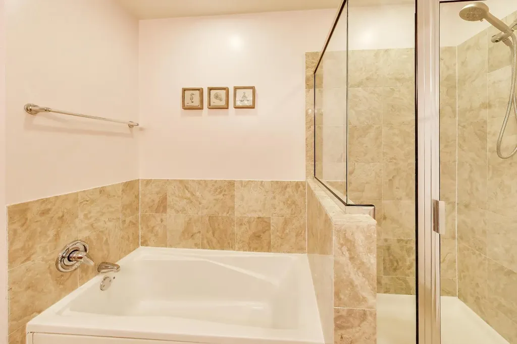 2472 West Foster Avenue Chicago IL 60625