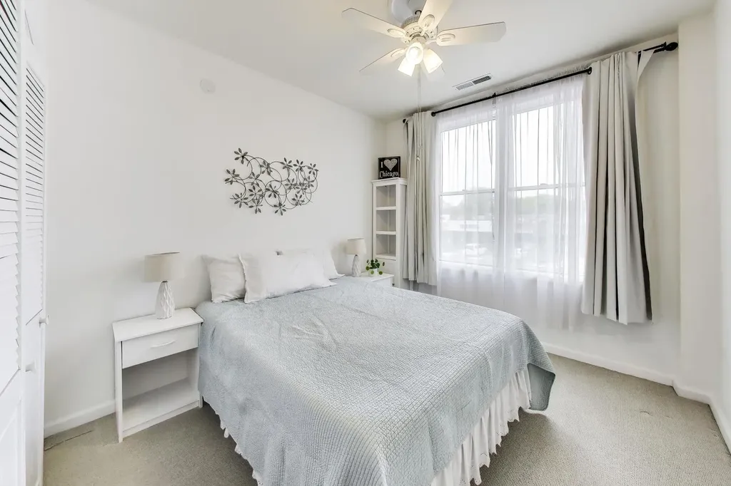 2472 West Foster Avenue Chicago IL 60625