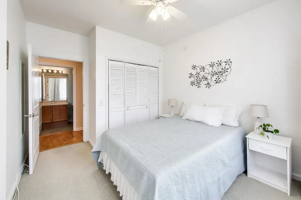 2472 West Foster Avenue Chicago IL 60625