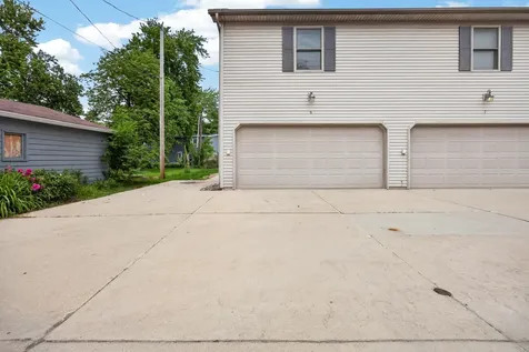 3 Ross Drive Bloomington IL 61701