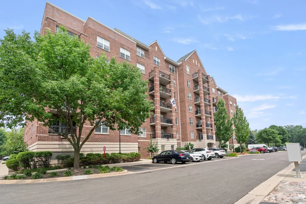 390 West Mahogany Court Palatine IL 60067