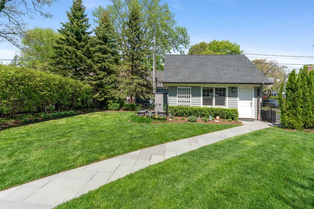 804 Greenwood Avenue Wilmette IL 60091