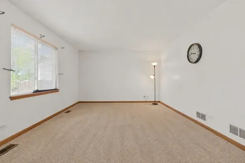 819 Casey Lane Harvard IL 60033