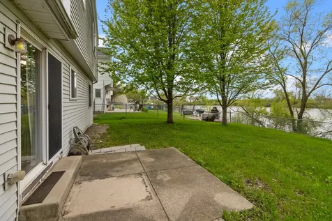 819 Casey Lane Harvard IL 60033