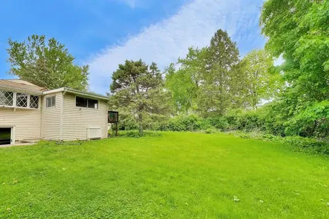 533 Carr Court Schaumburg IL 60193