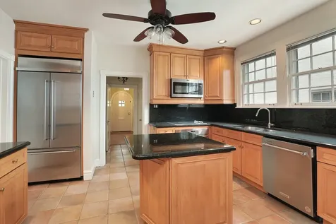 651 Brier Street Kenilworth IL 60043