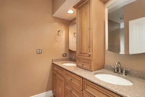 651 Brier Street Kenilworth IL 60043