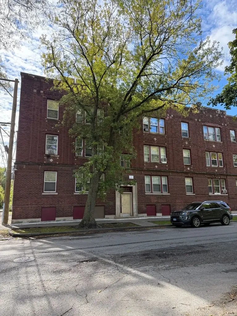 715 West 57th Street Chicago IL 60621