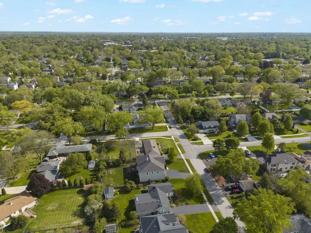 1711 Driving Park Road Wheaton IL 60187