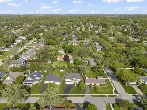1711 Driving Park Road Wheaton IL 60187
