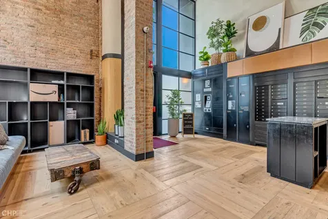 729 North Sangamon Street Chicago IL 60642