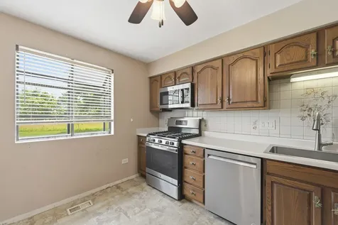 472 Elizabeth Drive Wood Dale IL 60191