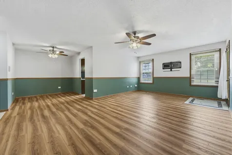472 Elizabeth Drive Wood Dale IL 60191