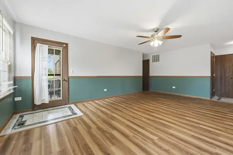 472 Elizabeth Drive Wood Dale IL 60191