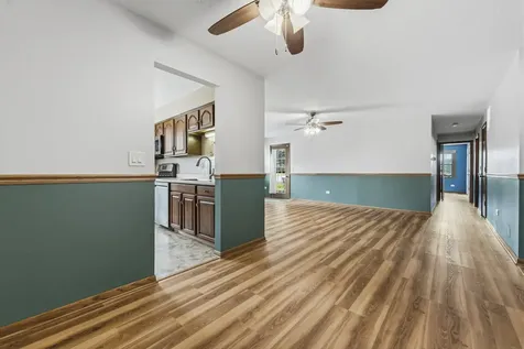 472 Elizabeth Drive Wood Dale IL 60191