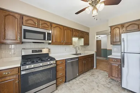 472 Elizabeth Drive Wood Dale IL 60191