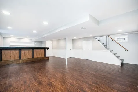 5229 South Meade Avenue Chicago IL 60638