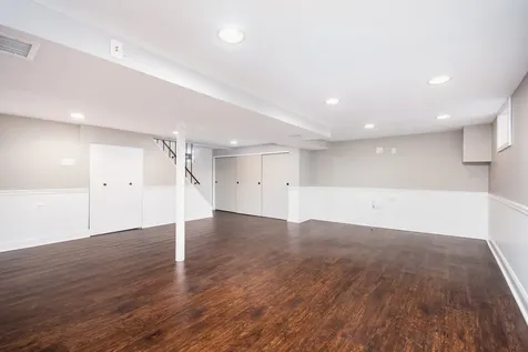 5229 South Meade Avenue Chicago IL 60638