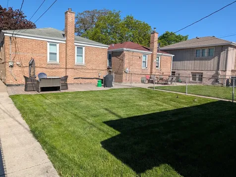 5229 South Meade Avenue Chicago IL 60638
