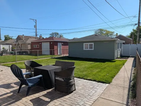 5229 South Meade Avenue Chicago IL 60638
