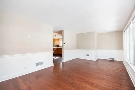 5229 South Meade Avenue Chicago IL 60638