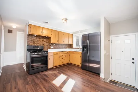5229 South Meade Avenue Chicago IL 60638