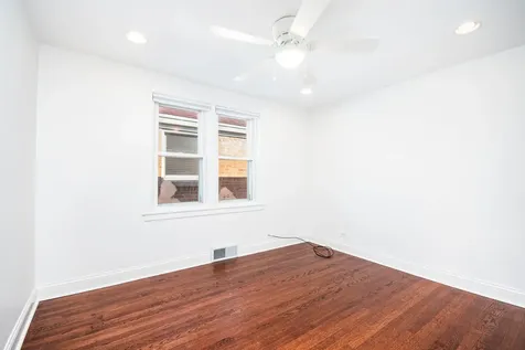 5229 South Meade Avenue Chicago IL 60638