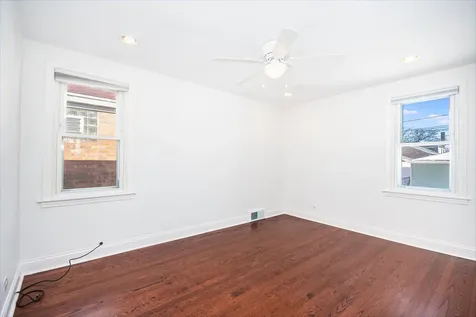 5229 South Meade Avenue Chicago IL 60638
