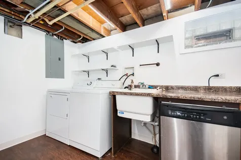 5229 South Meade Avenue Chicago IL 60638