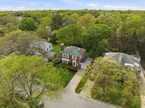6822 North Kenton Avenue Lincolnwood IL 60712