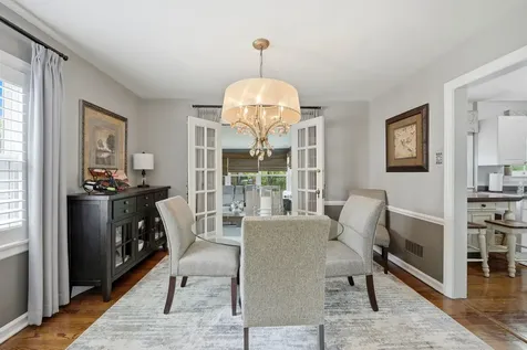 6822 North Kenton Avenue Lincolnwood IL 60712