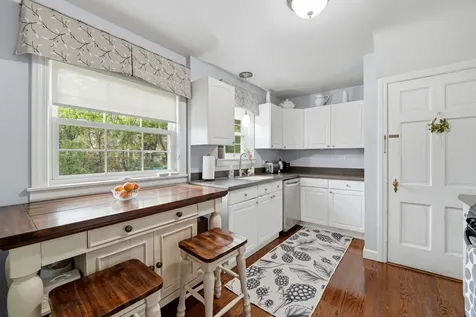 6822 North Kenton Avenue Lincolnwood IL 60712