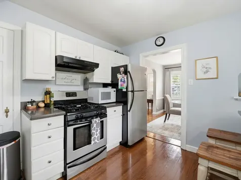 6822 North Kenton Avenue Lincolnwood IL 60712
